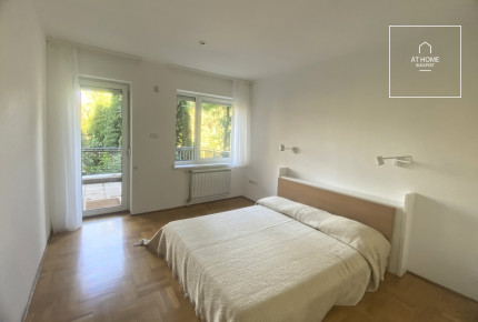 Bright 3-Bedroom Apartment with Terrace on Gellérthegy