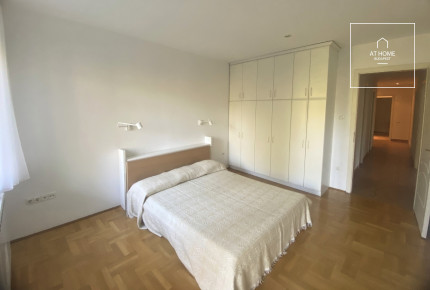 Bright 3-Bedroom Apartment with Terrace on Gellérthegy