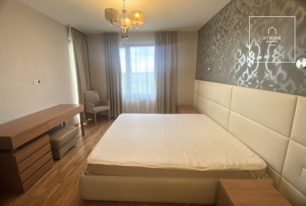 Bright 3-Bedroom Apartment with Terrace on Gellérthegy