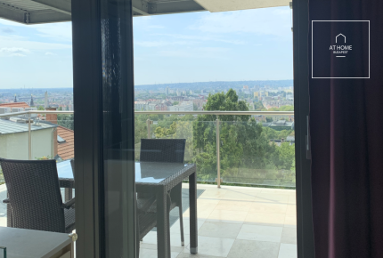 Bright 3-Bedroom Apartment with Terrace on Gellérthegy