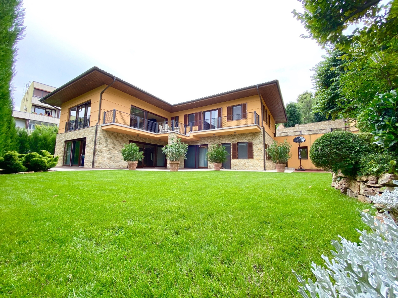 Luxury family house Budapest II. district Zöldmál