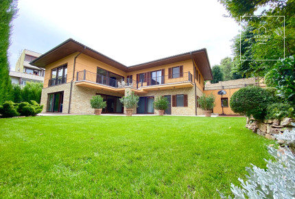 Luxus színvonalú, káprázatos családi ház Budapest II. kerület Zöldmál