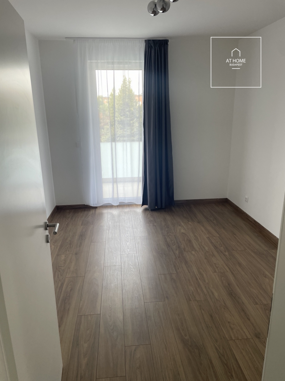 Újépítésű 2 hálószobás lakás terasszal XI. kerületi lakóparkban