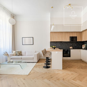 Elegáns, világos 91 m²-es lakás tágas terekkel a VI. kerület szívében