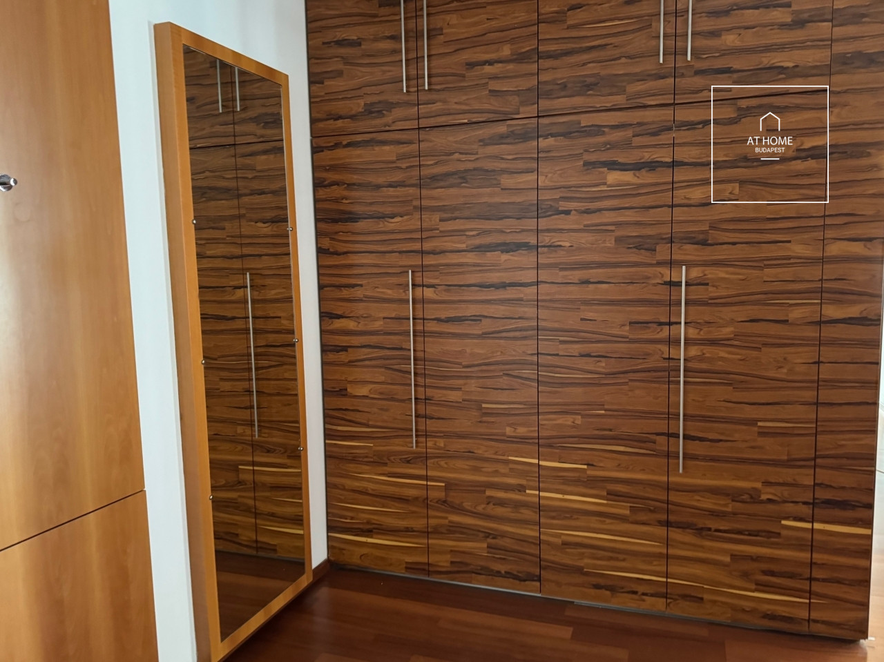 Renovated panoramic corner apartment in the city center, District V