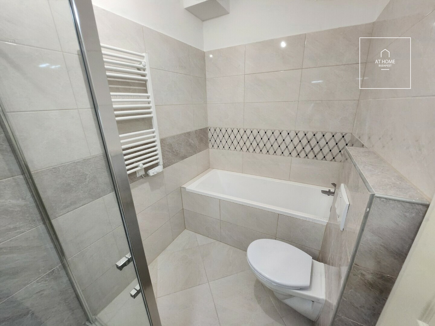 A two-bedroom premium apartment is available for rent in the 13th district of Budapest, Újlipótváros