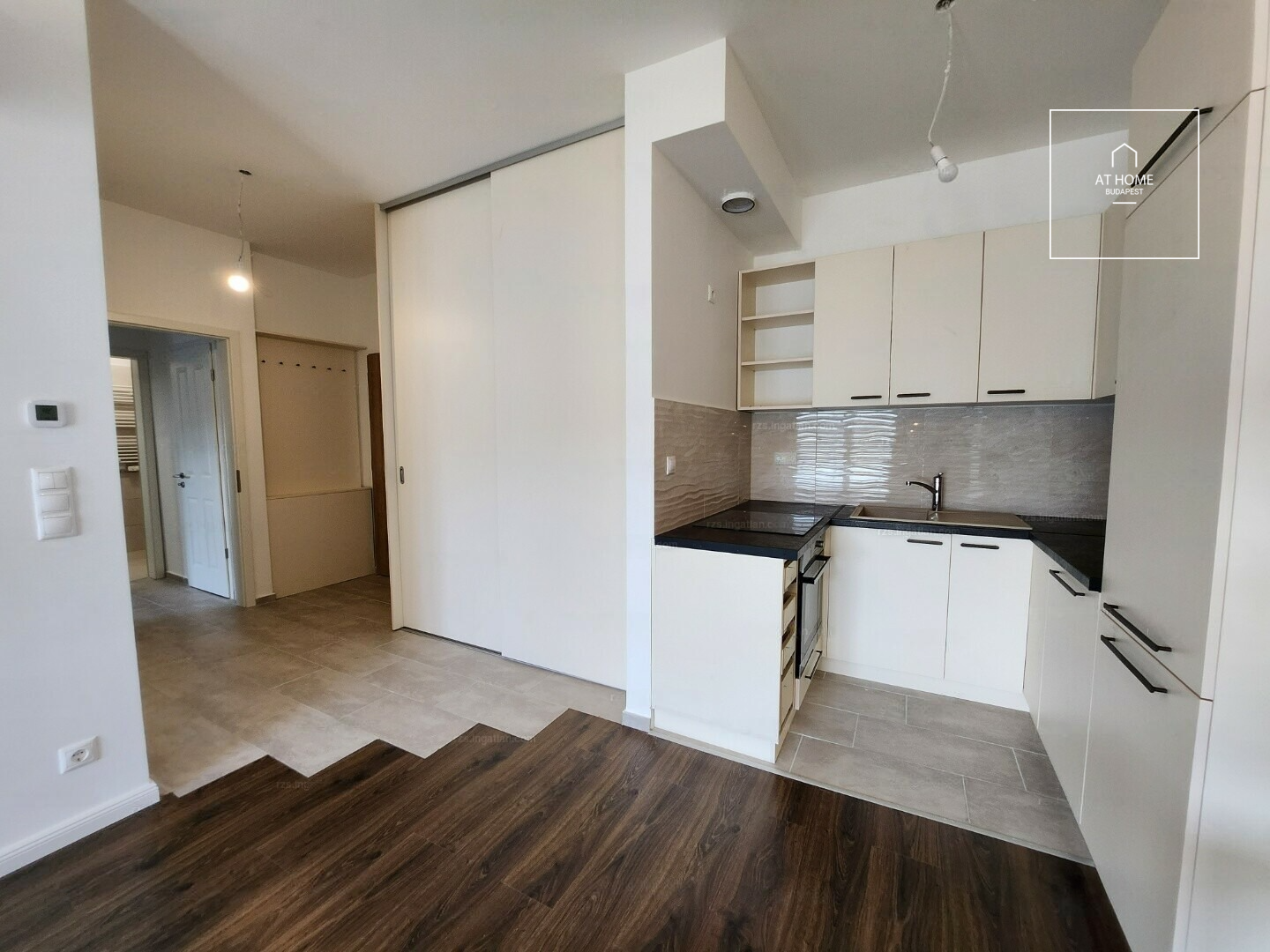 A two-bedroom premium apartment is available for rent in the 13th district of Budapest, Újlipótváros