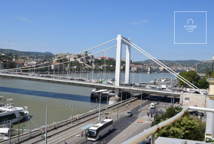 Dunai panorámás 2 hálószobás lakás az V. kerületben