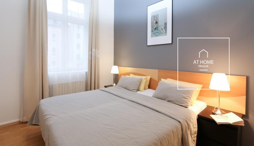 Hezký zařízený byt 3+kk s balkónem, Belgická, Vinohrady