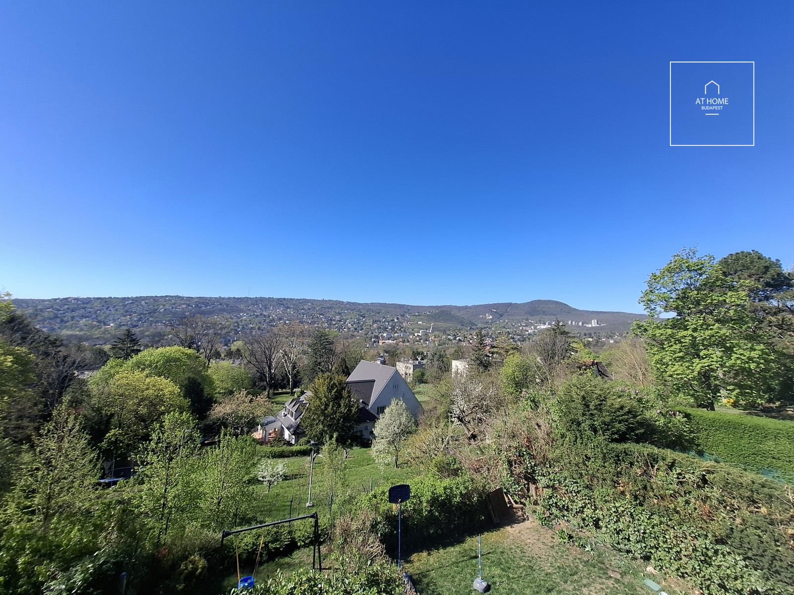 EXCEPTIONAL DUPLEX RESIDENCE IN A GREEN SETTING – TÖRÖKVÉSZ, DISTRICT II