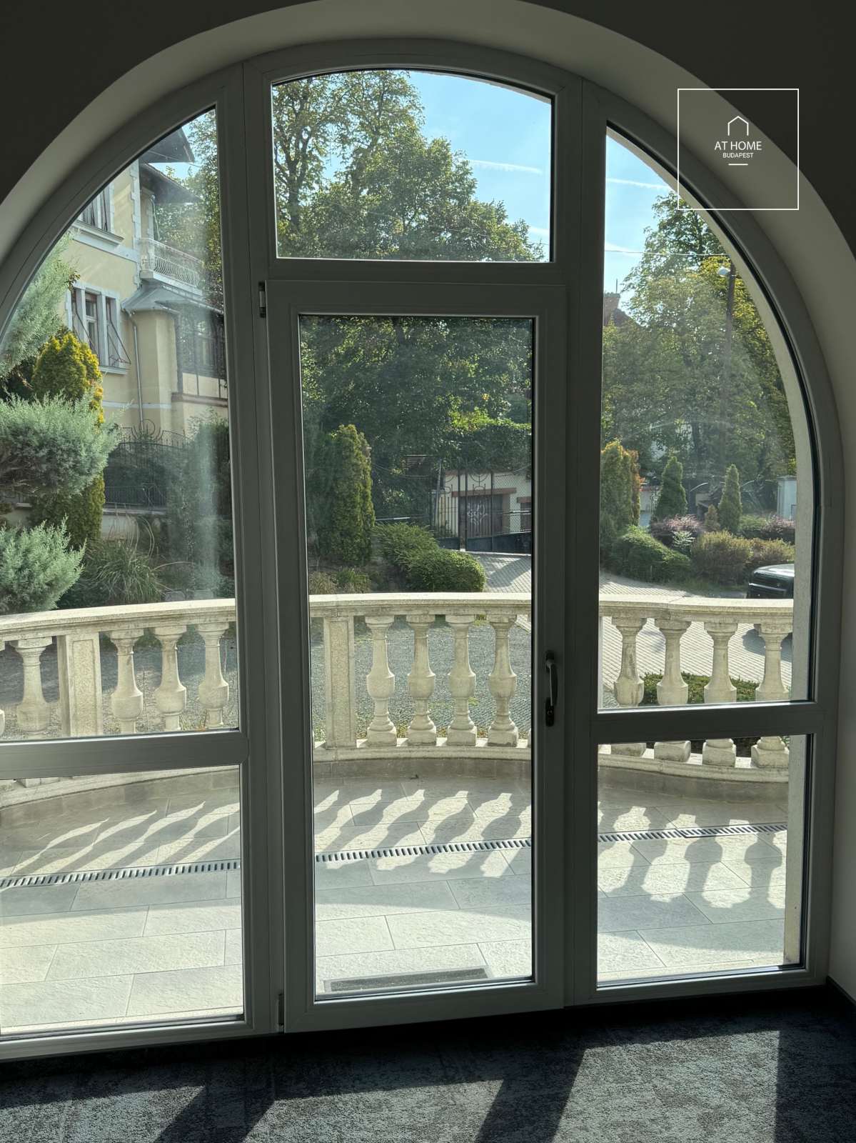 Nagykövetségnek, cégképviseletnek alkalmas villa kiadó a II. kerület központi részén