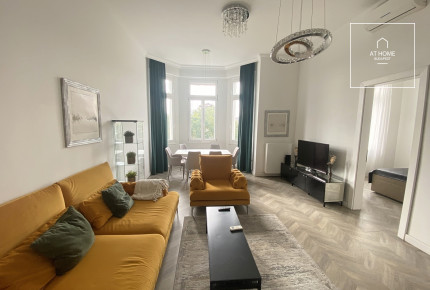 Exclusive panoramic 2-bedroom apartment near Erzsébet Square