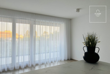 Newly built, sunlit apartment with three bedrooms and a terrace in Marina Part