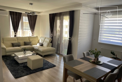 Sunlit, three-bedroom modern apartment in Marina Part