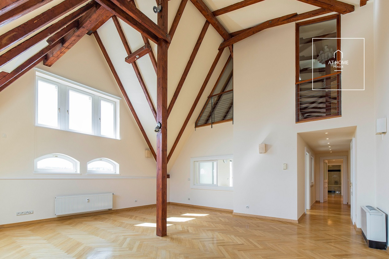 Luxury apartment in spectacular corner building, Újezd