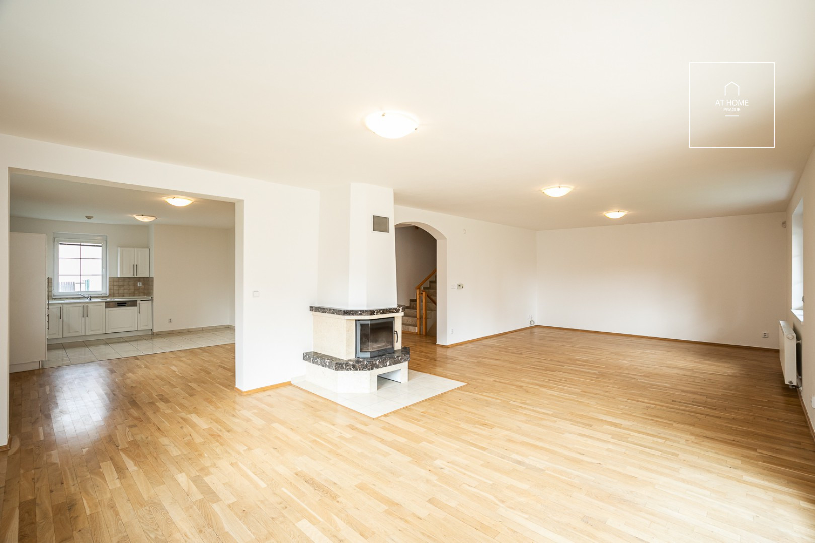 Prostorný, samostatně stojící dům, Pod Valem II., Průhonice