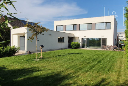 Luxusní, nově postavený dům, Horoměřice