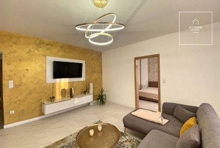 Renovated 83 sqm apartment with 2 bedrooms and 3 balconies near the Parliament