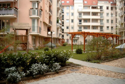 100nm-es két hálószobás lakás két terasszal az I. kerületben