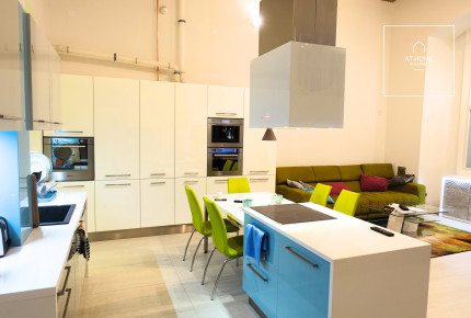 Refurbished 2-bedroom apartment for rent in downtown Budapest