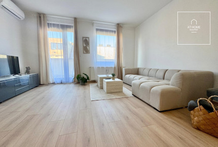 Felújított 2 hálószobás belvárosi lakás a VI. kerületben