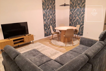 Renovated 2-bedroom apartment with a balcony near Millenáris Park