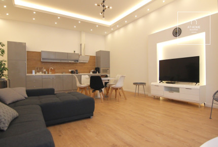 Gyönyörűen felújított lakás a VI. kerületben