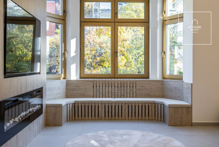 Fully renovated premium apartment with 3 bedrooms in District I