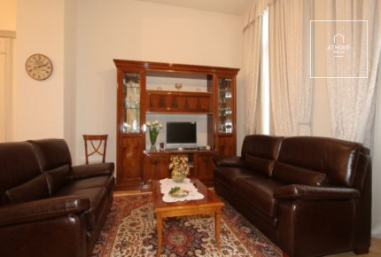 Nadstandardní zařízený byt, Italská, Vinohrady