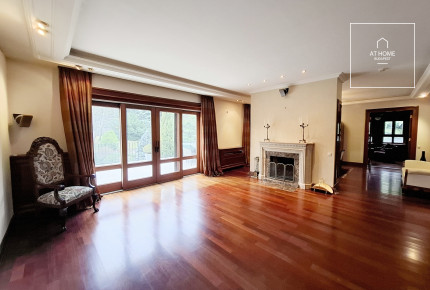 Spacious 250 m² duplex apartment with panoramic forest views in District II