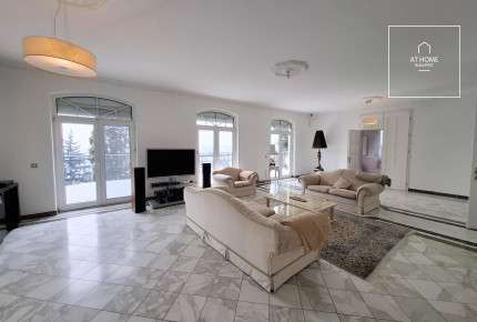 Exclusive 240 sqm apartment with terrace and 2 garage spaces on Gellért Hill