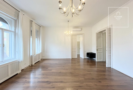 Exclusive, spacious classic-style apartment for sale near Kálvin Square – District IX, Budapest