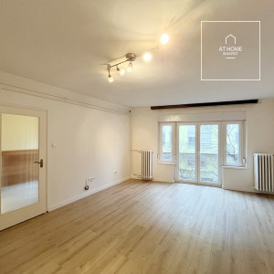 Renovated 108 sqm apartment convertible into four bedrooms for sale in District I