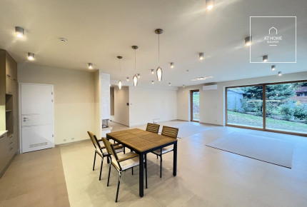 Újépítésű 182 nm-es háromszintes ikerház 500 nm-es kerttel a III. kerületben, Táborhegyen