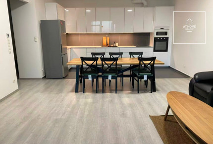 Felújított 160 nm-es négy hálószobás lakás a Budaparton