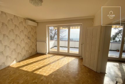 Completely renovated 85 sqm apartment with terrace and panoramic view of the Danube for rent in District II
