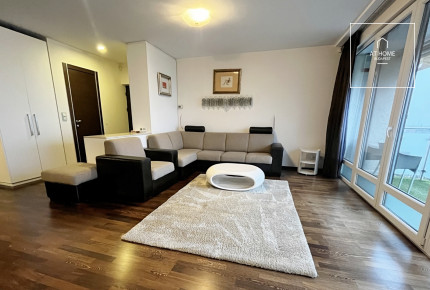 Panoramic 84 sqm apartment with 2 bedrooms and a 6 sqm balcony on Gellért Hill