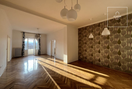 Panoramic 130 sqm apartment for rent in District II