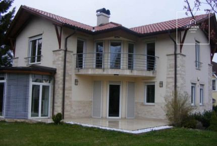 Elegant detached house for rent  II/A. district, Széphalom