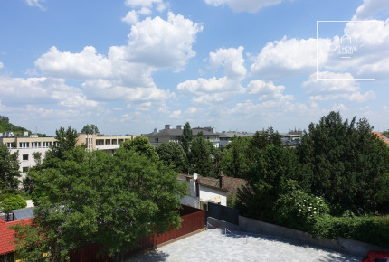 68 sqm second-floor, 2-bedroom apartment with rooftop terrace in District II, Zöldmál, Budapest