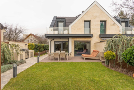 Exclusive semi-detached house Budapest III. district Csillaghegy
