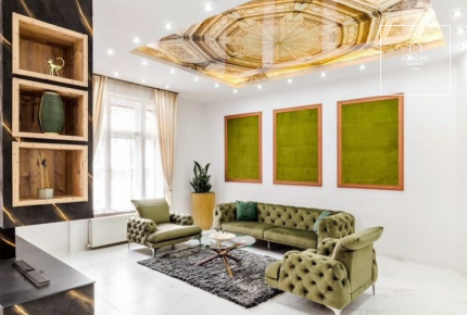 Renovated 2-bedroom panoramic apartment with balcony in District V