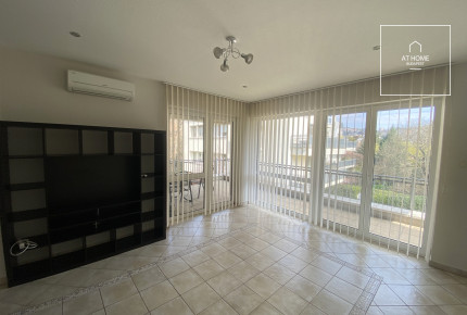 A 140 sqm apartment with panoramic views, featuring three bedrooms, in District II, Szépilona