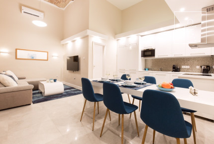 Refurbished 2-bedroom apartment for rent in downtown Budapest