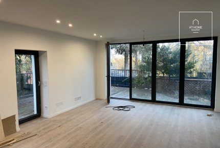 Renovated 4-story townhouse with a panoramic view of Buda in District XII, Zugliget