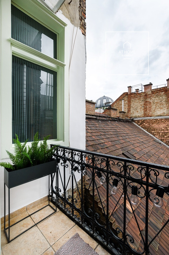 Premium three-bedroom apartment for rent in the 6th district of Budapest, Terézváros