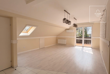 Renovated 171 sqm attic apartment with 4 bedrooms in the 2nd district of Budapest, Csatárka