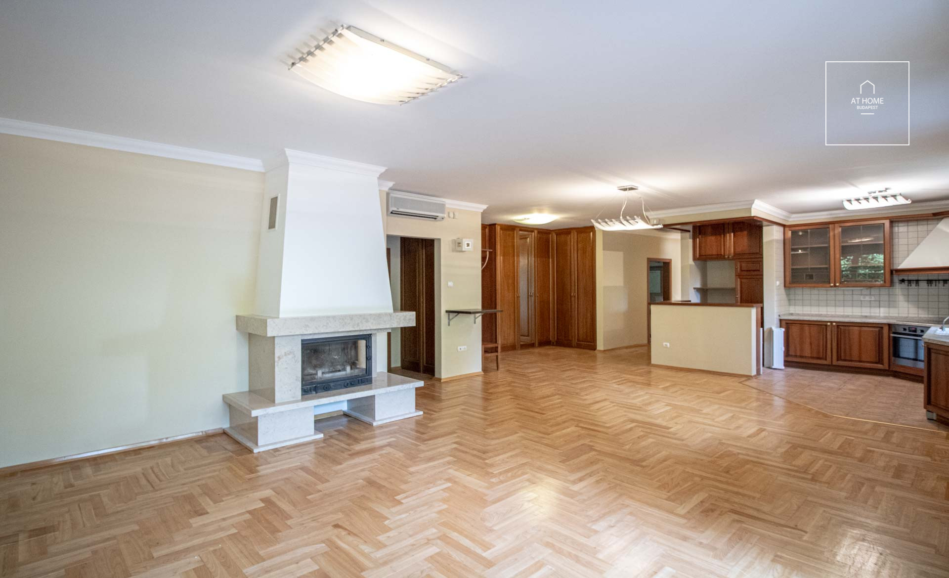 111 m2 ground floor apartment with 3 bedrooms for rent in 12th district of Budapest