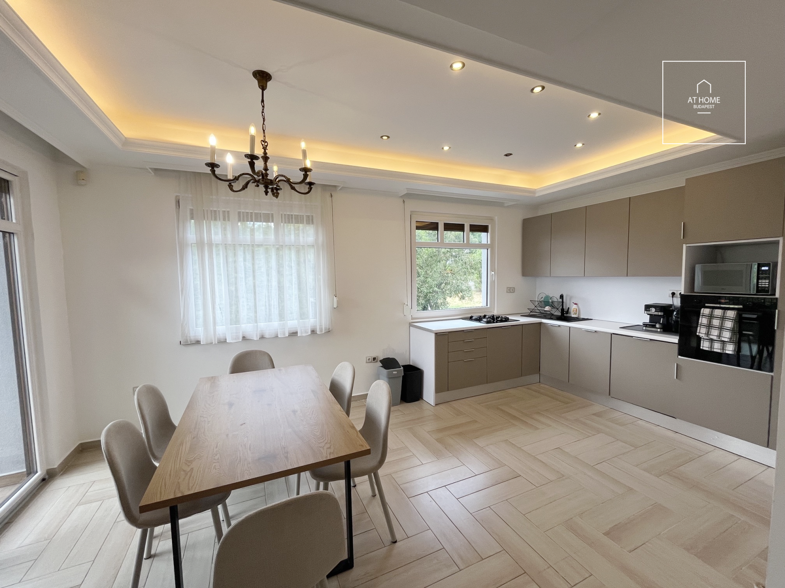 Exclusive Family House for Rent in Miskolc with Swimming Pool and Spacious Private Garden