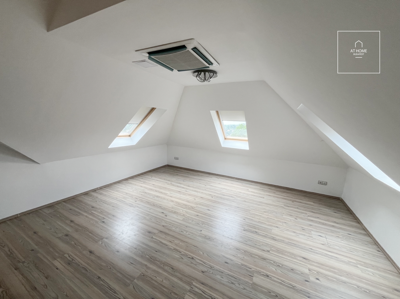 Exclusive Family House for Rent in Miskolc with Swimming Pool and Spacious Private Garden
